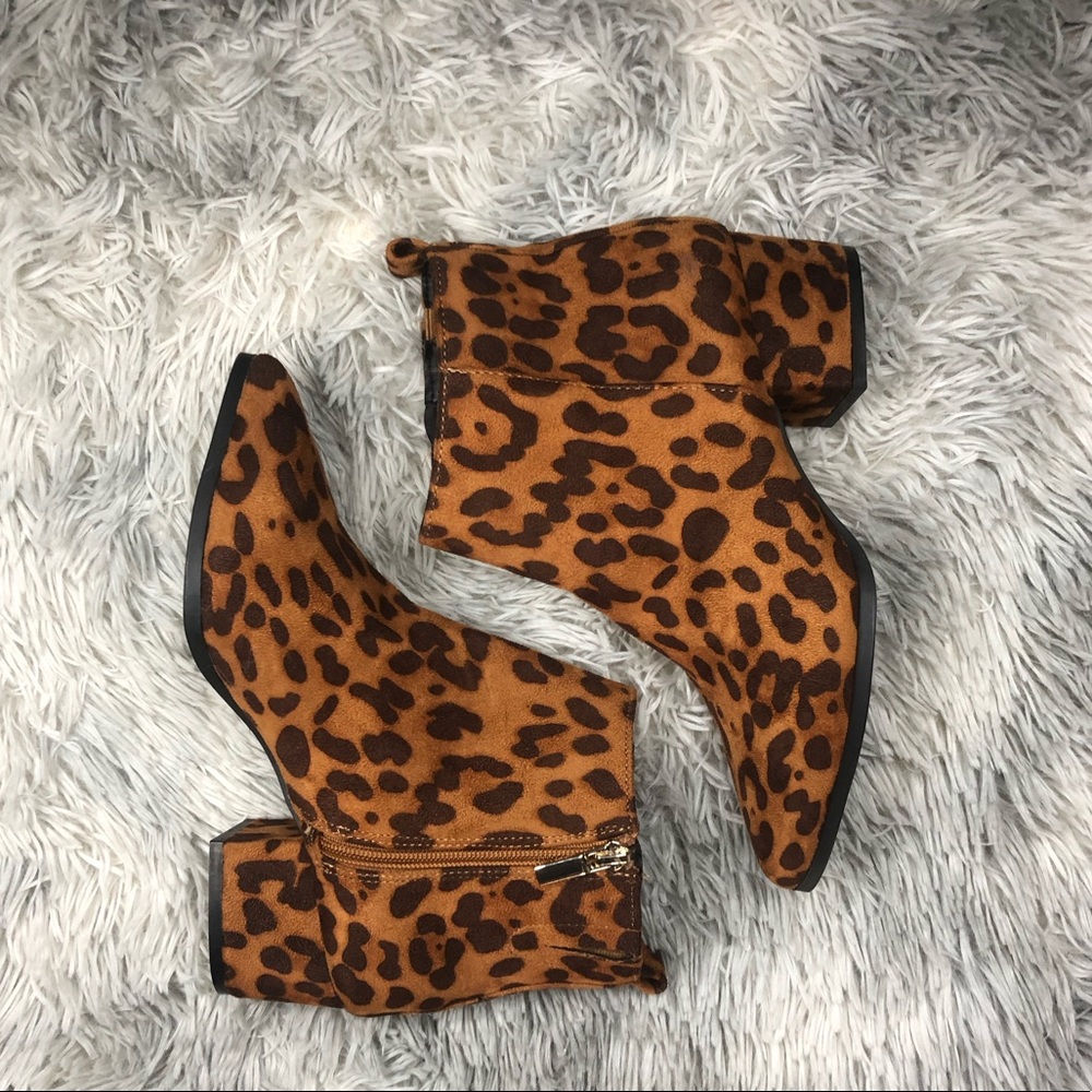 🔘Velvet Leopard print booties